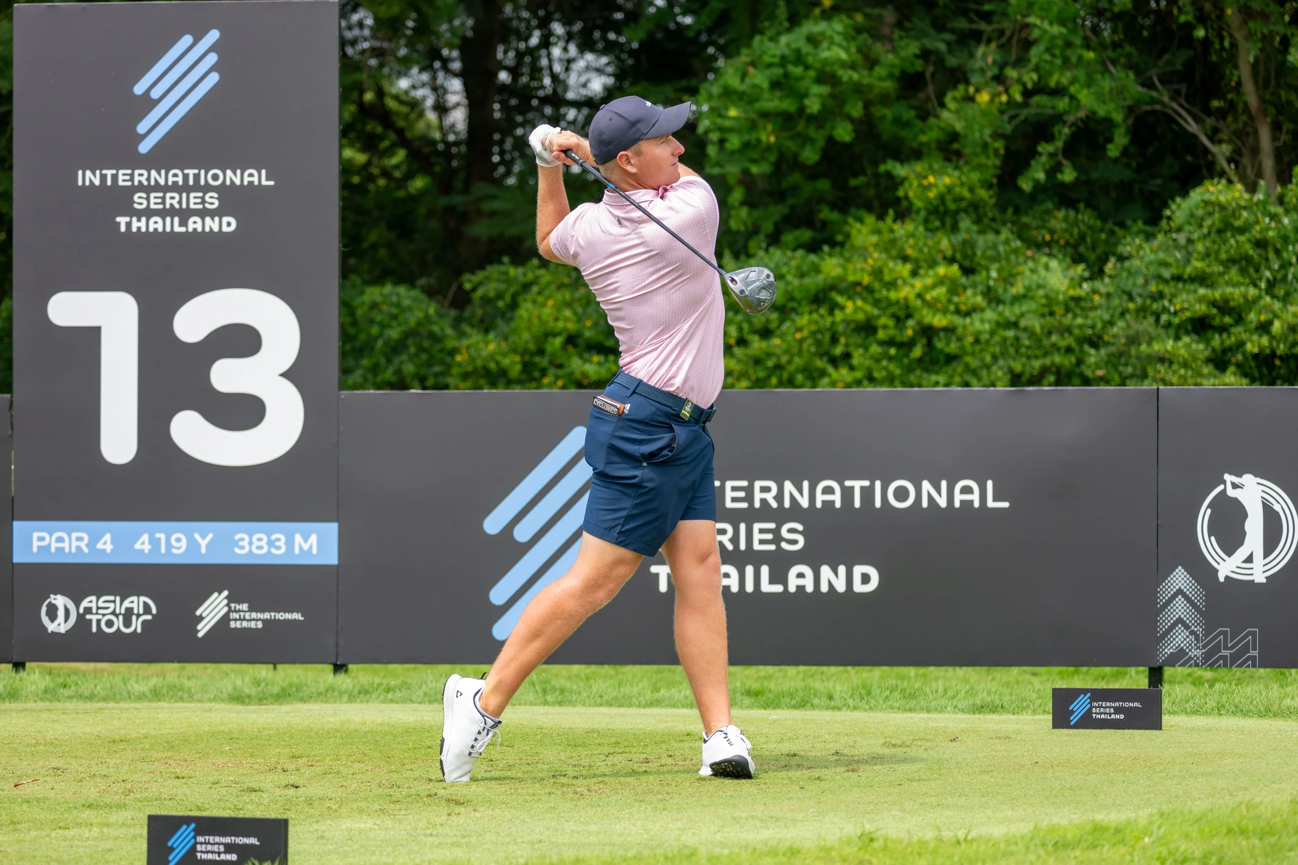 Multi-tasking Voke hits subscribe on The International Series