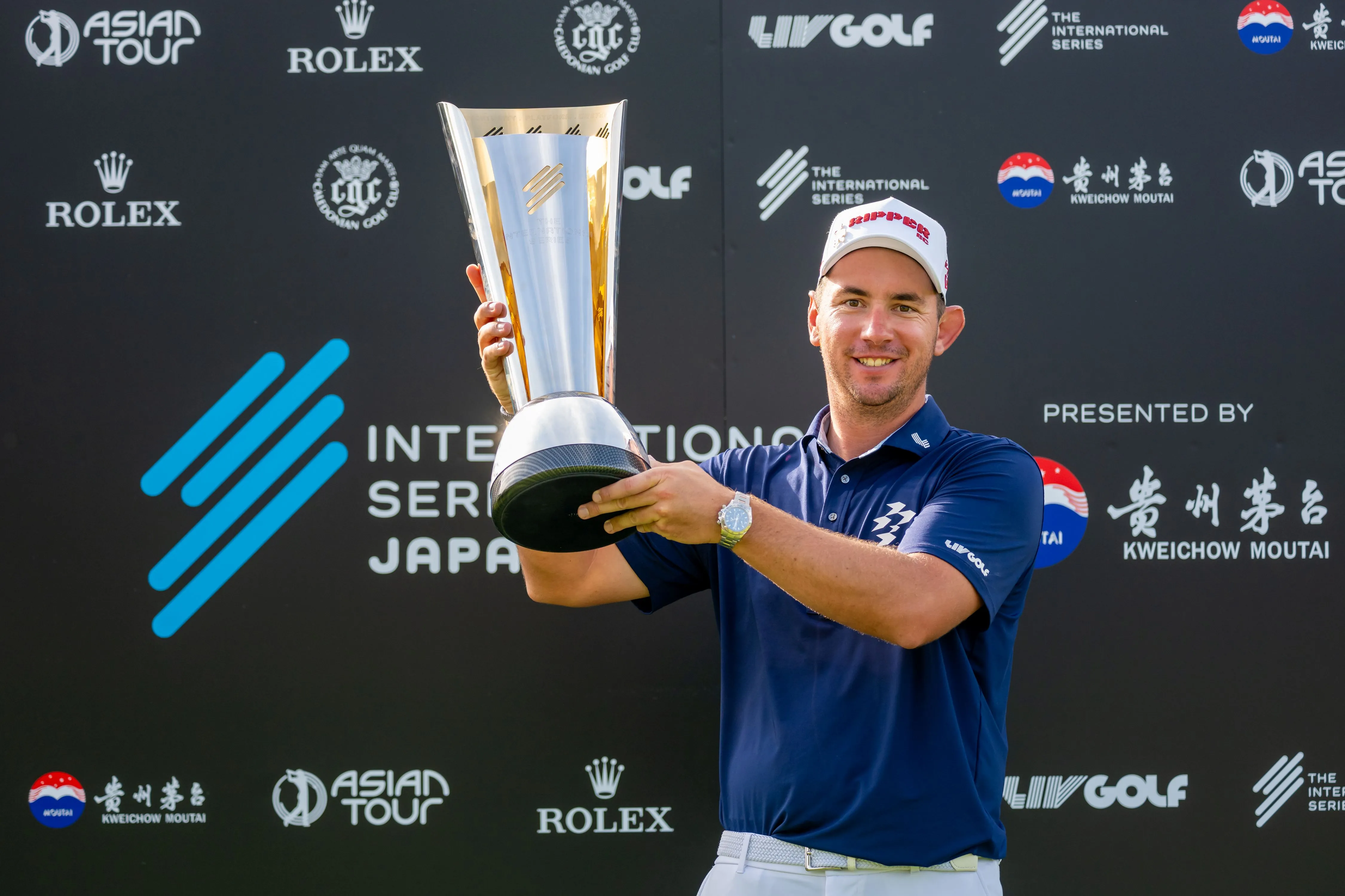 Dominant Herbert romps to a five-shot win in Japan
