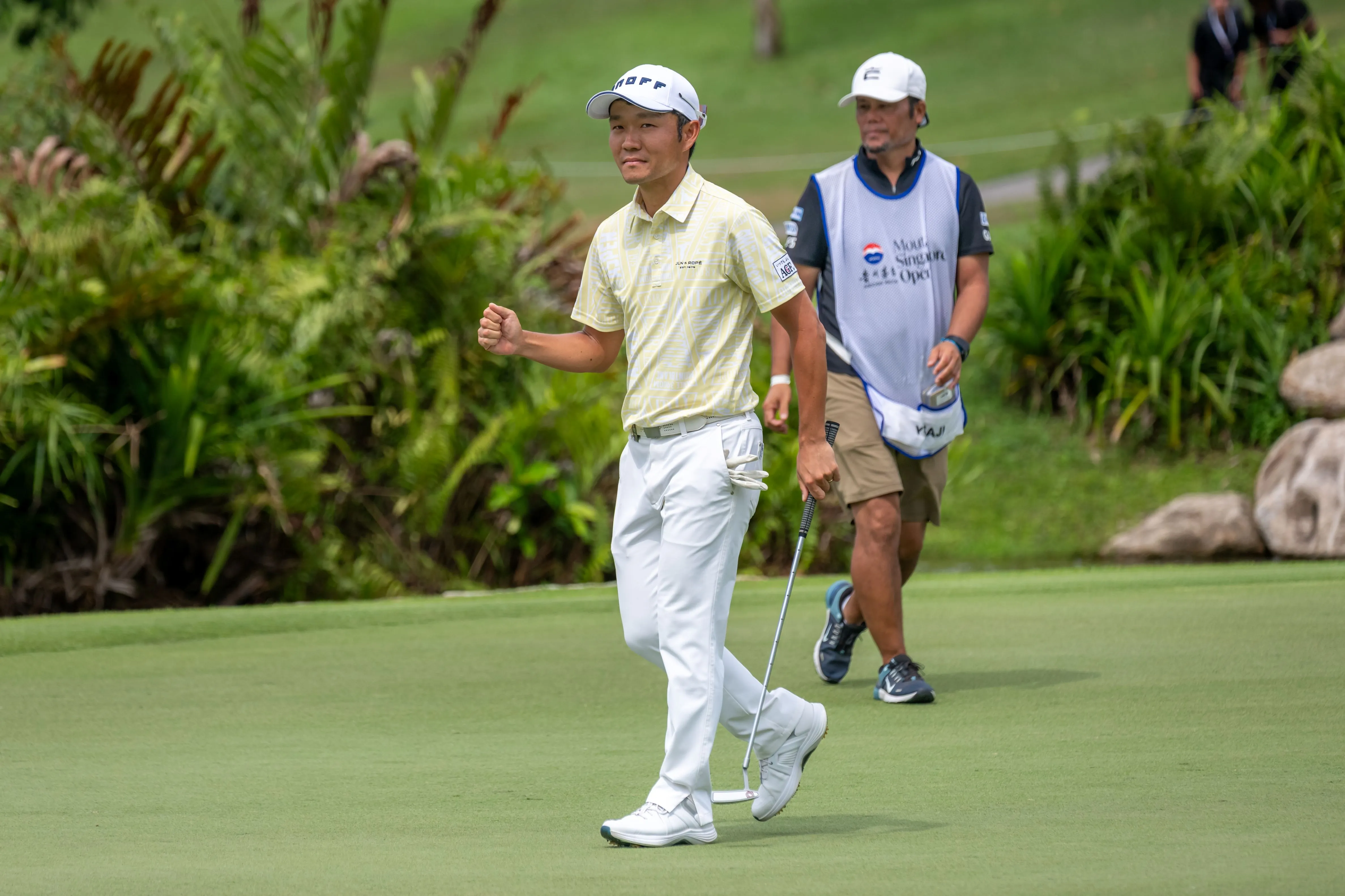 Awesome Asaji roars into contention for LIV Golf spot